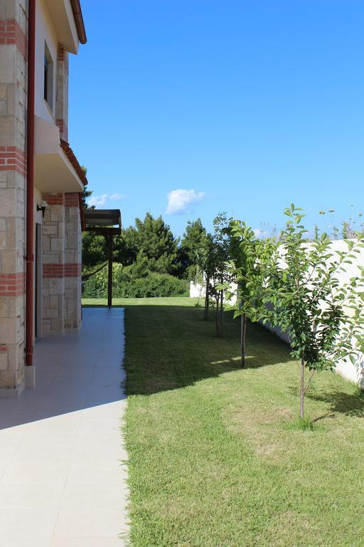 Petra Villa Afytos Exterior photo